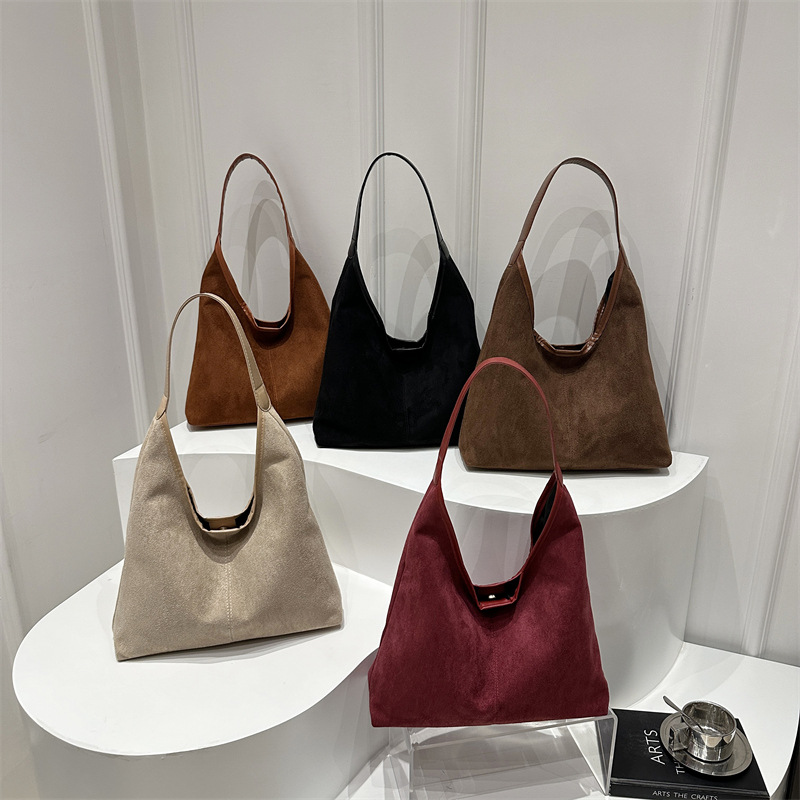 Autumn/Winter Suede Velvet Bag for Women, New Season Trendy Shoulder Bag—European and American Style Casual Large-Capacity Commuter Tote