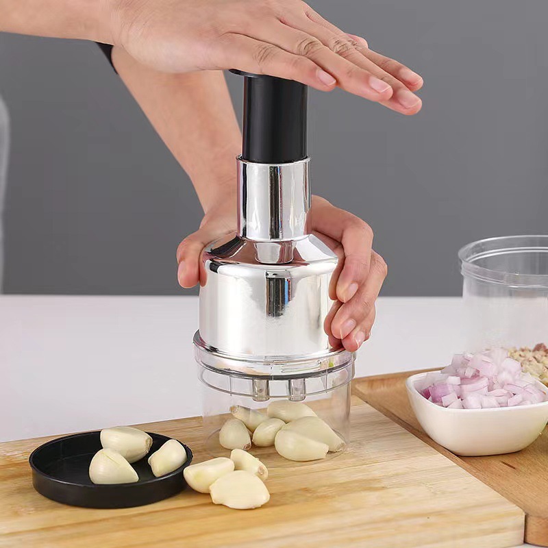 304 stainless steel push‑type garlic crusher, garlic‑mashing tool, manual garlic chopper for chopping scallions, ginger, and garlic—kitchen essential.