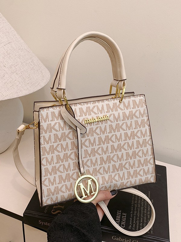 Niche‑Design Casual Shoulder/Crossbody Bag: Fashionable, Trendy, and Distinctive—2026 Spring Collection, Petite Square‑Shaped Women’s Bag.