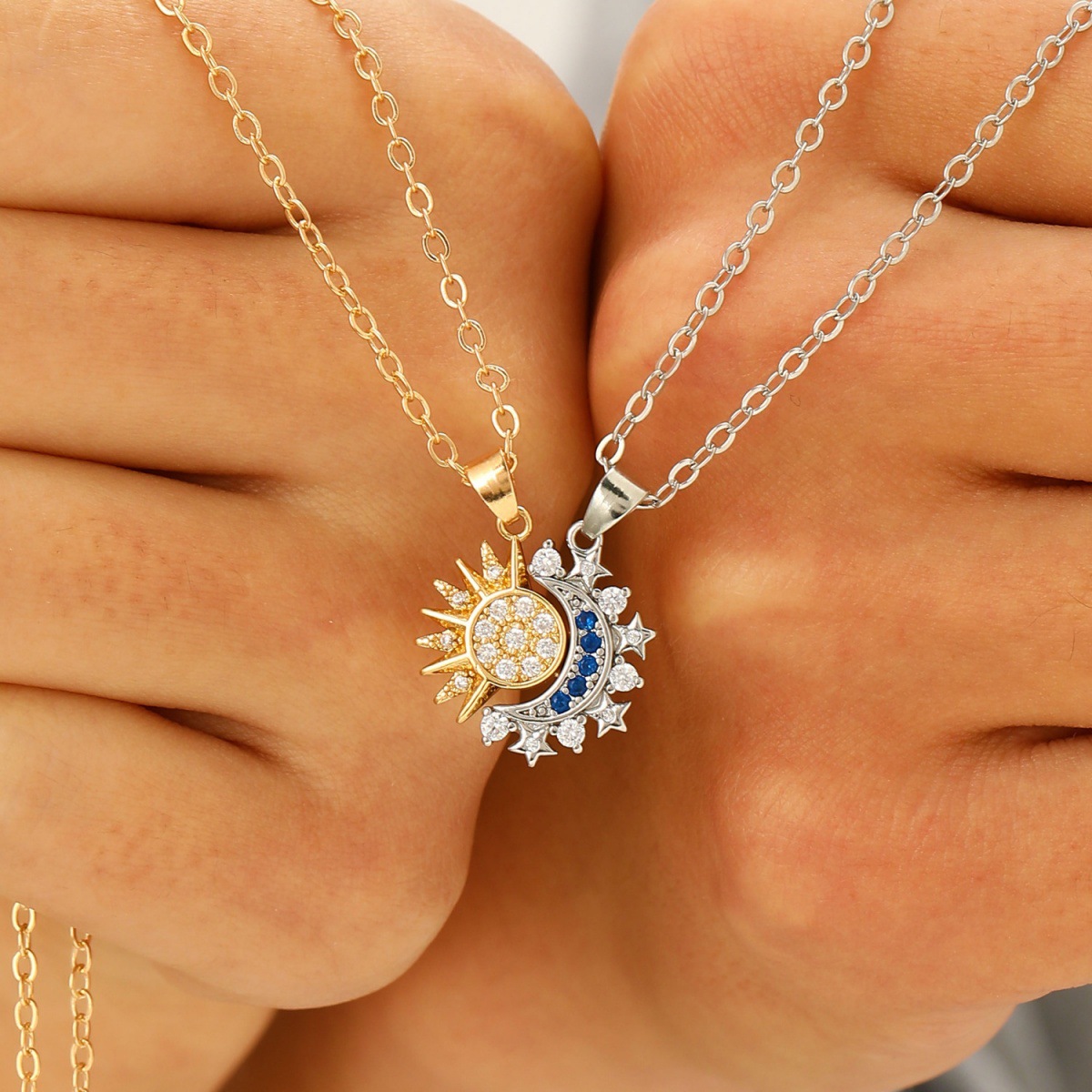 European/American best-selling magnetic sun-and-moon couple’s necklace, fashionable and versatile, high-end collarbone chain