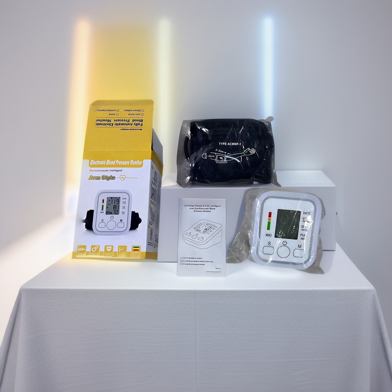 Cross-border English-language arm-mounted electronic blood pressure monitor with smart arm-mounted monitoring monitor