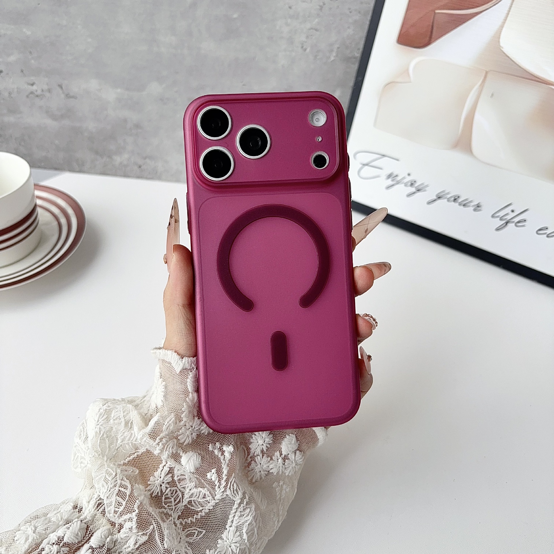 Matte magnetic Apple 17 PM phone case, wireless charging compatible, full‑cover case for iPhone 18, soft magnetic protective cover compatible