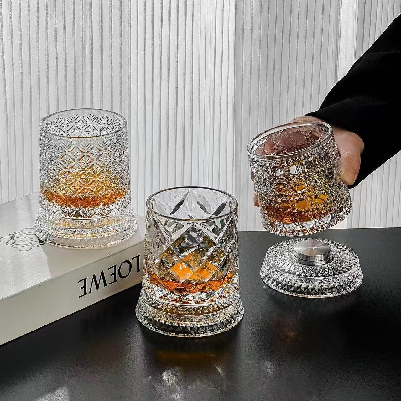 Cross-border breakthrough decompressing and turning cups for home use high-quality whiskey glasses and light luxury style crystal-bottomed spirits glasses