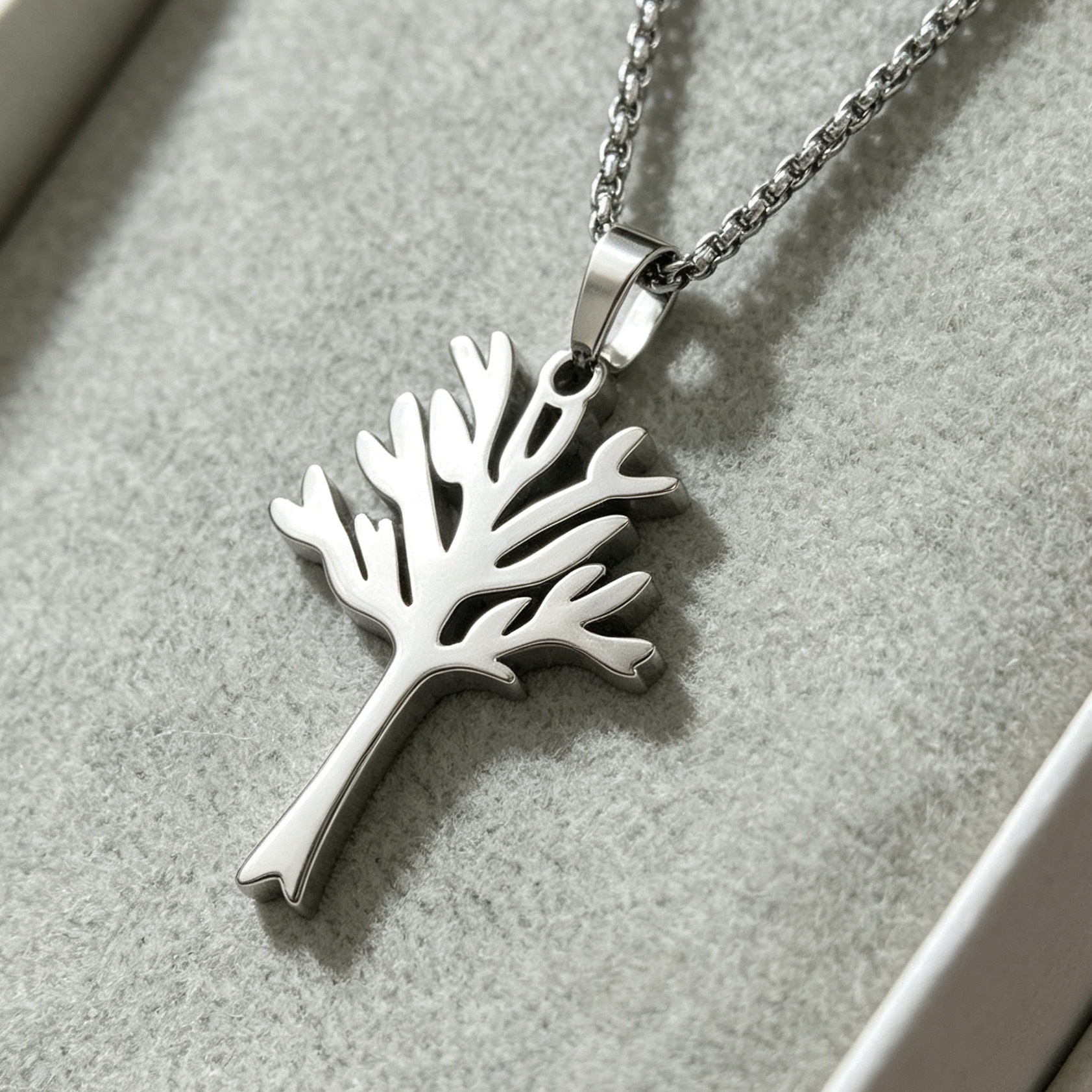 TOHM Cross-Border New Stainless Steel Hollow Tree of Life Pendant, Colorfast and Versatile, Elegant Long Necklace for Men and Women