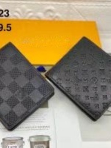 Men's and women's general leather wallets and purses, fashionable business cards, and small, portable multi-card purses and briefcases.