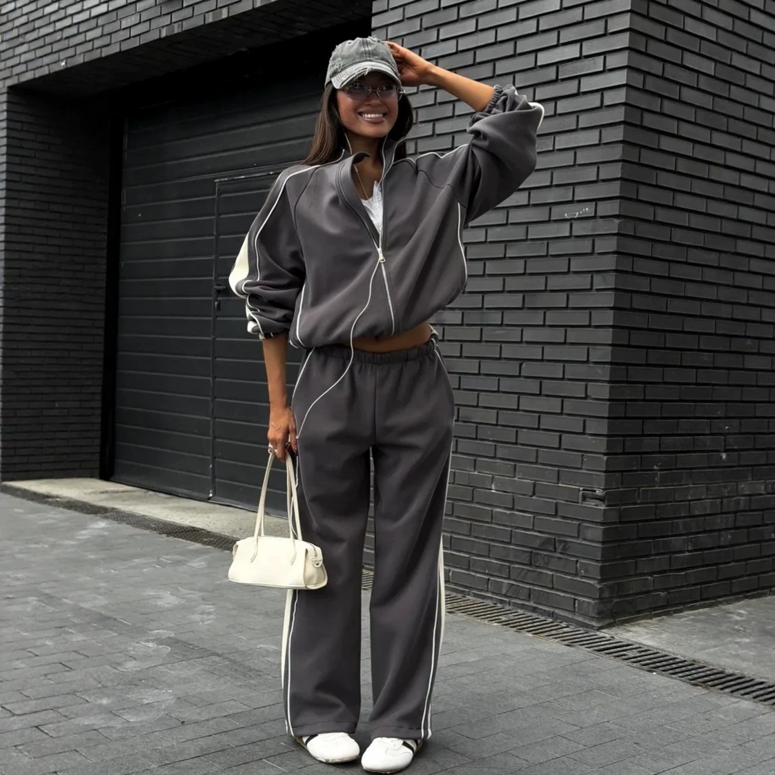 2026 Foreign Trade European/American Color‑Block Sports Set for Women: Loose Fit Coat with Stand Collar and Zipper, Wide‑Leg Sweatpants Two‑Piece Set