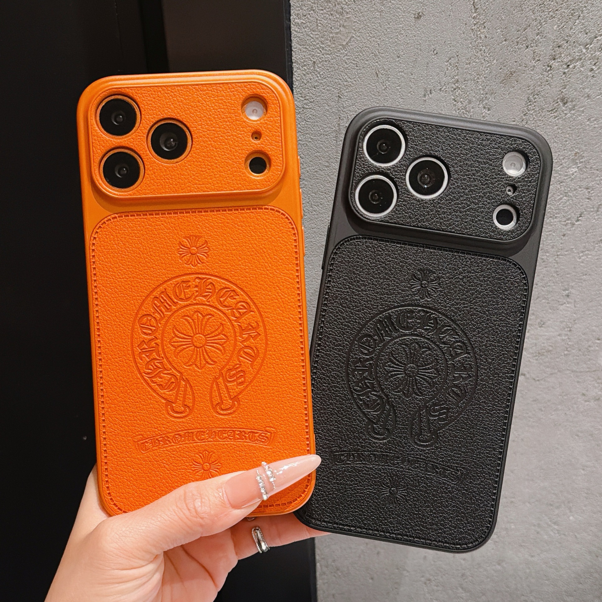 Trendy leather brand‑name phone case for Apple iPhone 17 Pro Max; cross‑border export version for iPhone 16 and 15.