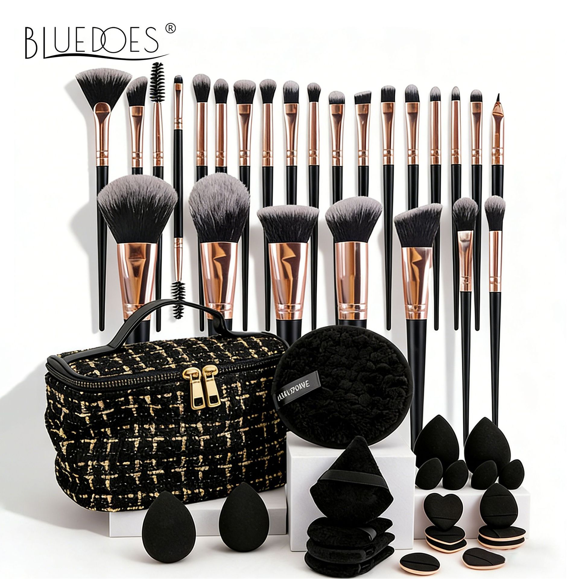 47‑piece beauty tool set: makeup brushes in a Chanel‑style cosmetic bag, soft beauty sponge and powder puff—wholesale directly from the manufacturer.
