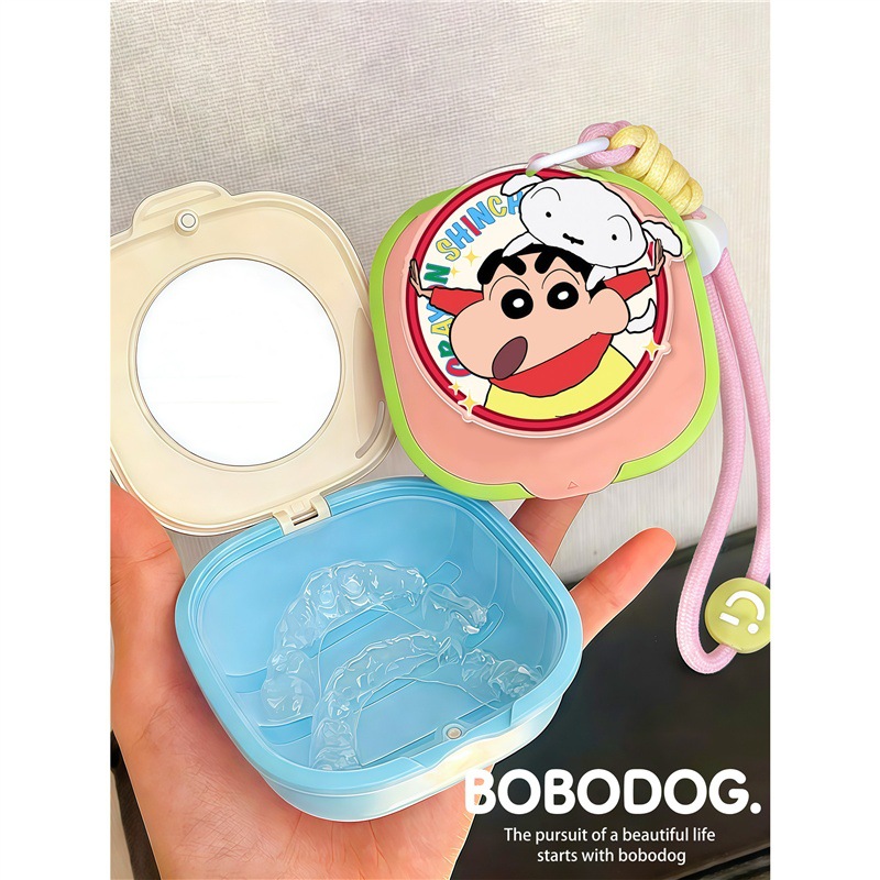 Teeth retainer cleaning and storage box, portable on‑the‑go Invisalign aligner case, denture and orthodontic invisible braces box