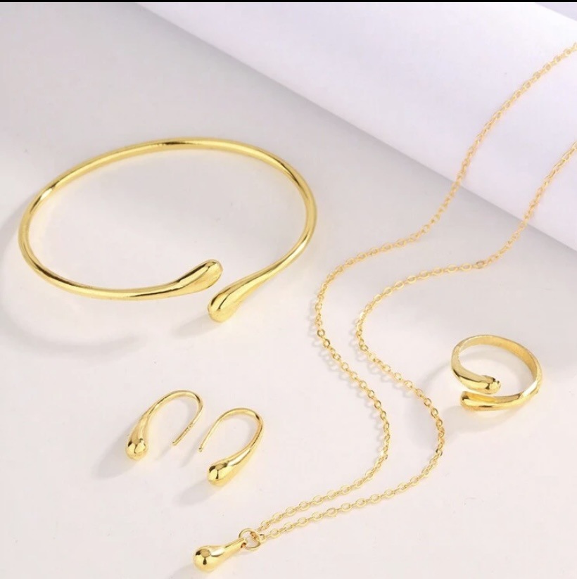 European and American exquisite water drop bracelet necklace jewelry set earrings water drop bracelet jewelry set of four