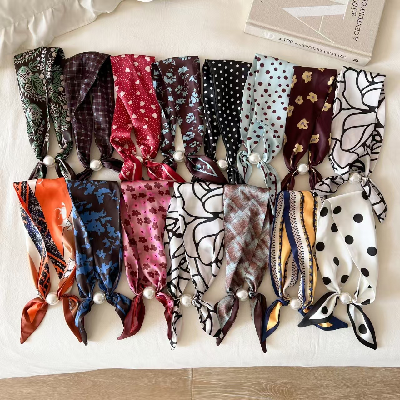 Korean-style polka-dot printed pearl double-ear magnetic clasp silk scarf, women’s decorative shirt necktie, small neck scarf with ribbon and bow
