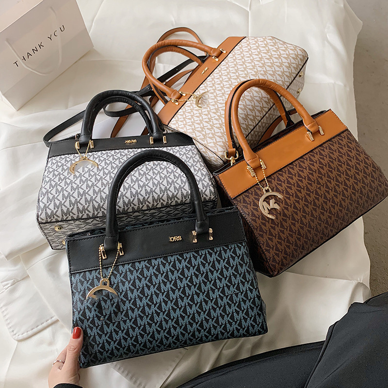 2026 New Arrival Women’s Bag: Korean‑Style Trendy Fashion, European/American Instagram‑Inspired Shoulder, Handheld, and Crossbody Design for International Trade.