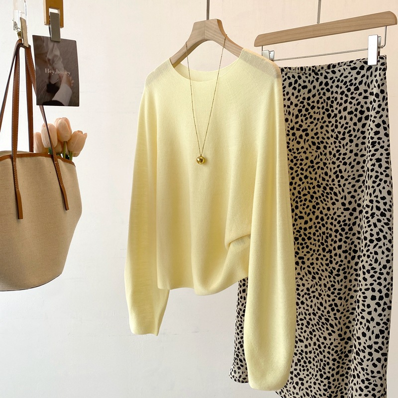 26 Autumn New Arrival: High-End German Yangzi Yarn, 16-Gauge Seamless One-Piece Garment, 100% Wool Knit Sweater F135