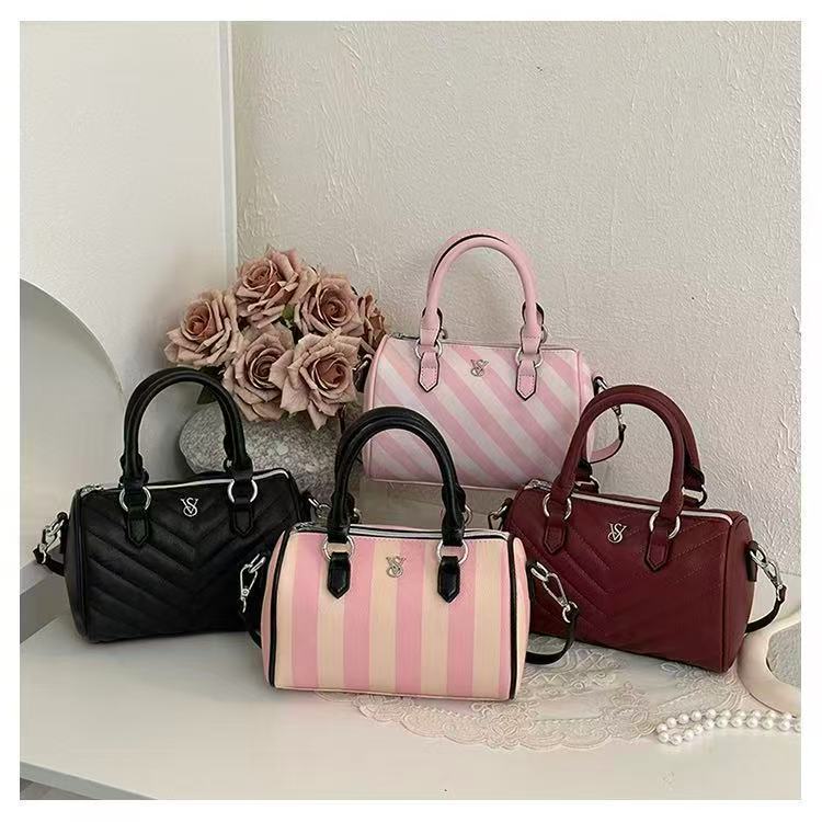 New European and American Style Simple Fashionable Handheld Tote Shoulder Bag, Large-Capacity Handbag, Crossbody Bag, Commuter Women’s Bag
