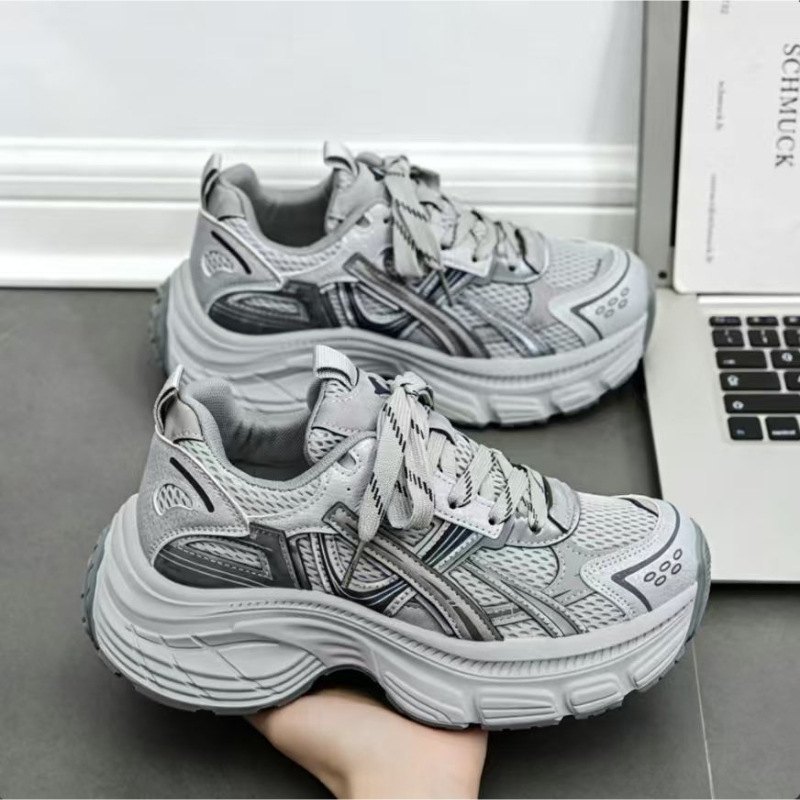 New Laotian shoes 2026, thick-bottomed, high-heeled, student vintage, skid-resistant and fashionable shoes, and breathable mesh sports shoes