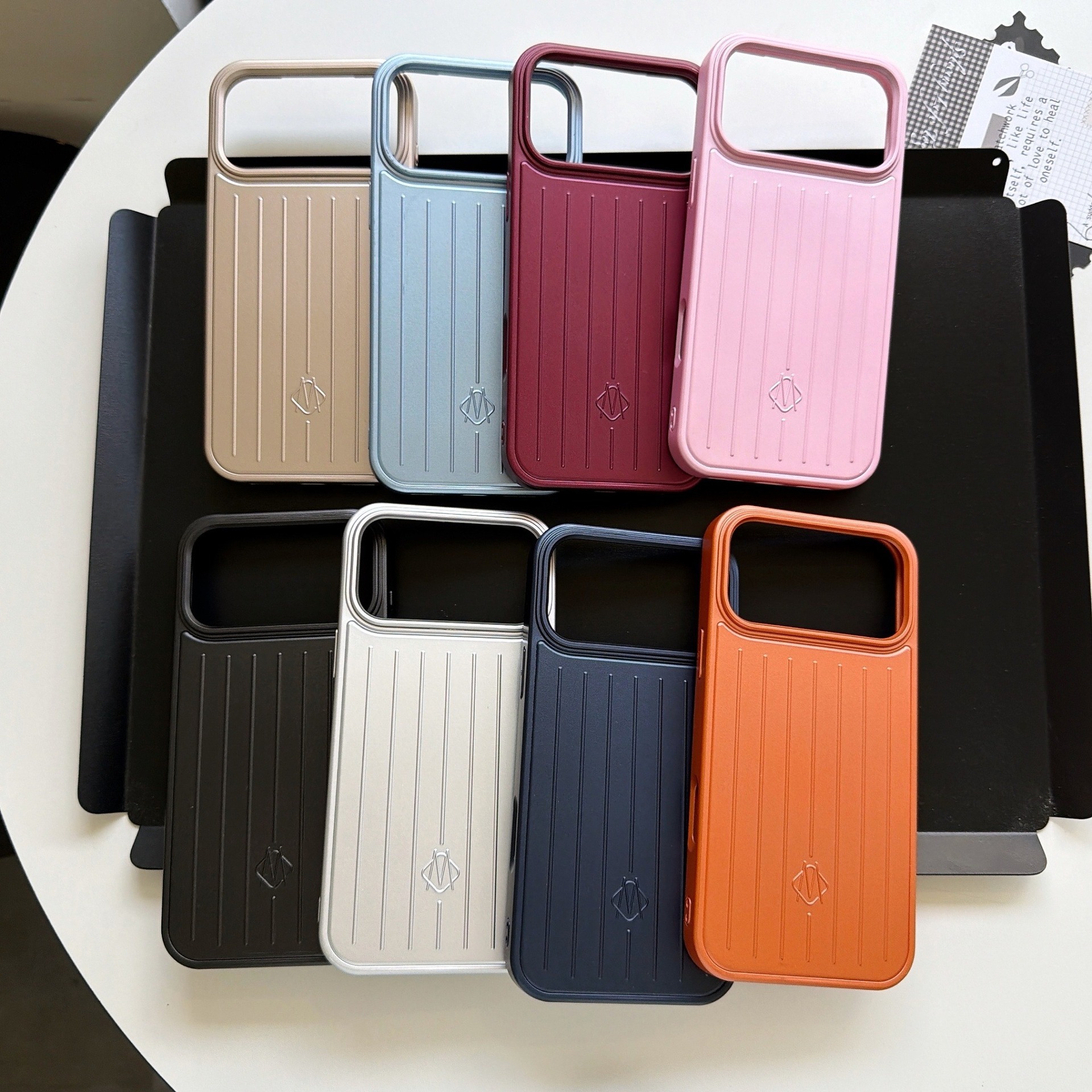 New minimalist solid‑color aluminum alloy hard case for Apple iPhone 17 Pro Max, also fits iPhone 17 Pro, 16 Pro, and offers drop protection for iPhone 15.