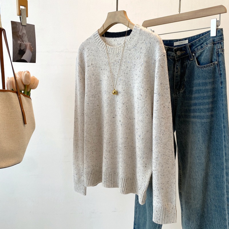 2026 Autumn/Winter new arrival: retro‑inspired contrast‑color crew‑neck long‑sleeve sweater—100% wool, relaxed fit, perfect for a laid‑back style—A1632A.