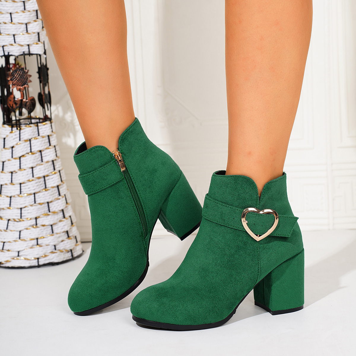 Plus-size fashion boots for women, high-heeled with side zipper, vintage-style solid color casual slim-fit boots, wholesale women’s ankle boots, women’s footwear