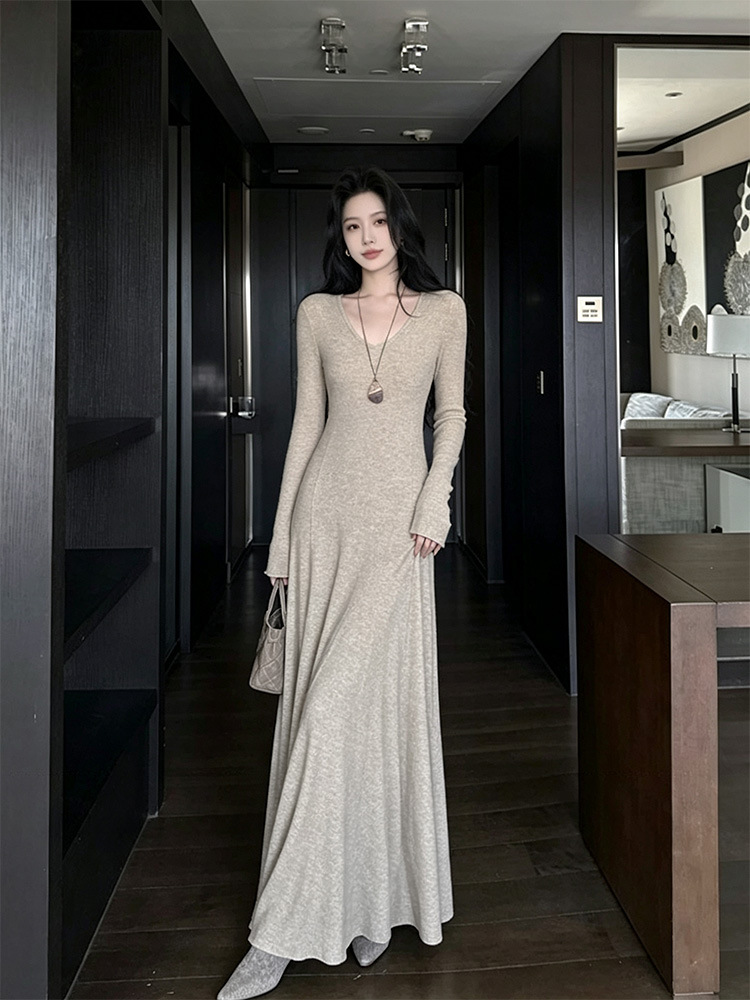 Youwei [Pearl Girl] Early Autumn Long Dress for Women—2026 Berkeley-Inspired High-Quality Knitted Inner-Wear Dress