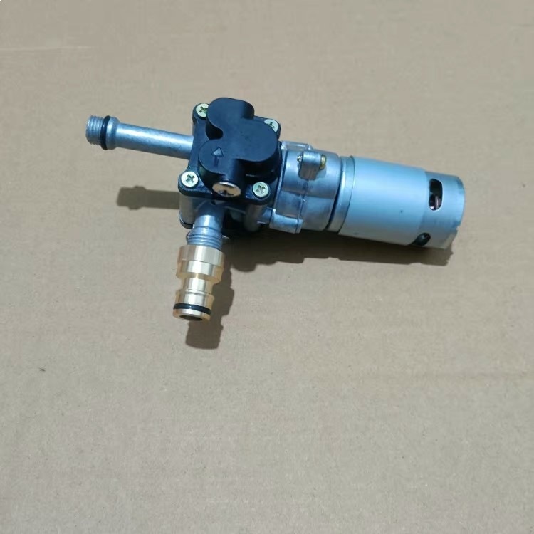 21V brushed/brushless high-pressure cordless lithium‑battery water gun, aluminum alloy pump assembly, aluminum alloy Makita‑style connector, bare unit