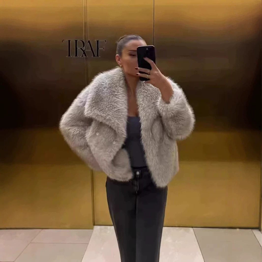 Cross-border European and American-style faux fox fur large lapel short loose thickened fur coat for women—please contact customer service when placing your order.