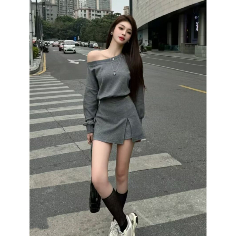 Korean-style laid-back design, loose-fitting solid-color off-shoulder top for women; spring/fall casual versatile two-piece set with a short skirt.