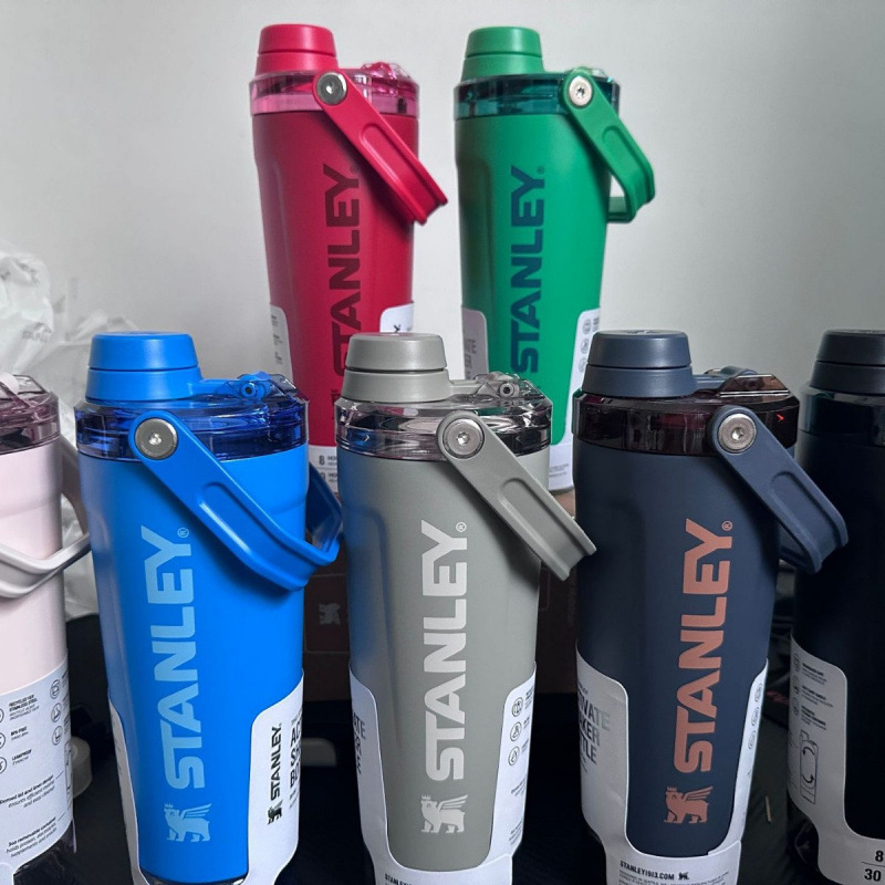 New Stanley outdoor water bottle, 20 oz handle‑style portable insulated cup, large-capacity stainless steel vacuum shaker bottle