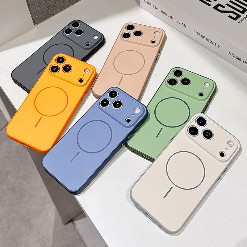 Simple two‑tone iPhone 18 case, suitable for iPhone 16 Pro Max—skin‑friendly, matte, and non‑slip protective cover.