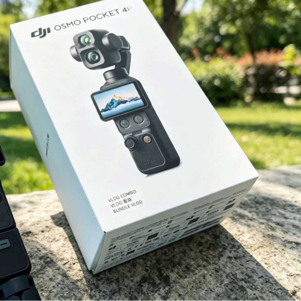 The OSMO Pocket 4P is a dual-camera pocket film camera with an OP handheld digital cloud platform and a handheld camera.