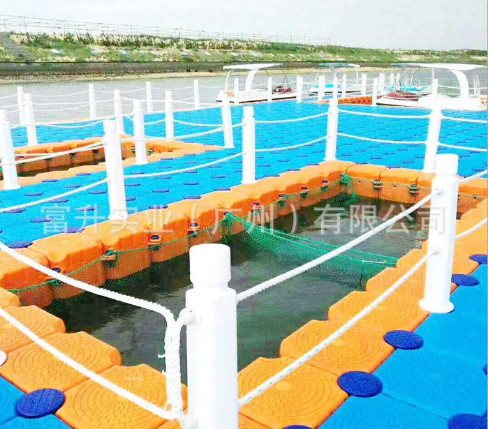 Plastic float barrels, water pontoon bridges, offshore floating bridges, pond walkways, summer water pools, inflatable models