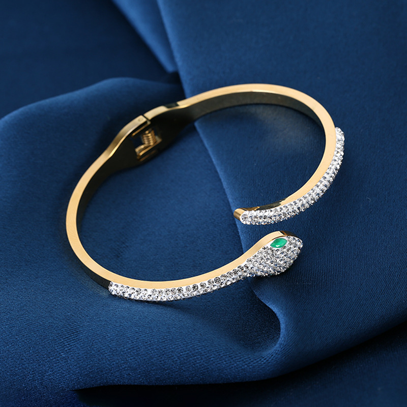 European and American minimalist jewelry: stainless steel snake‑shaped bangle with diamonds; titanium steel accessories directly supplied by the manufacturer—wholesale in Instagram‑style designs.