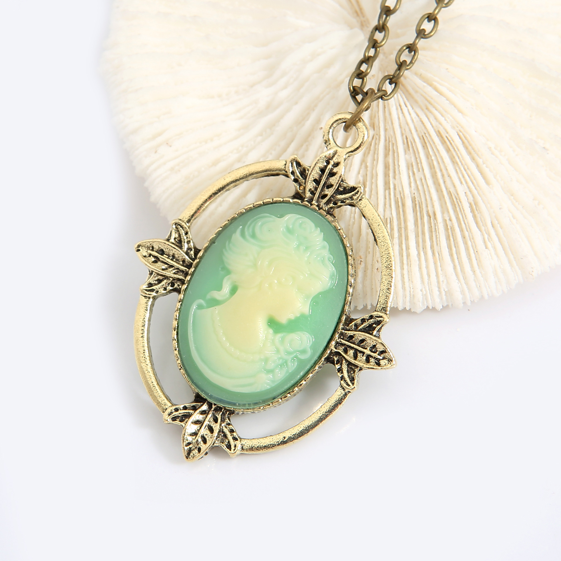 European and American film & TV merchandise, cross-border vintage alloy necklace—Vampire Diaries Katherine sweater chain, factory wholesale