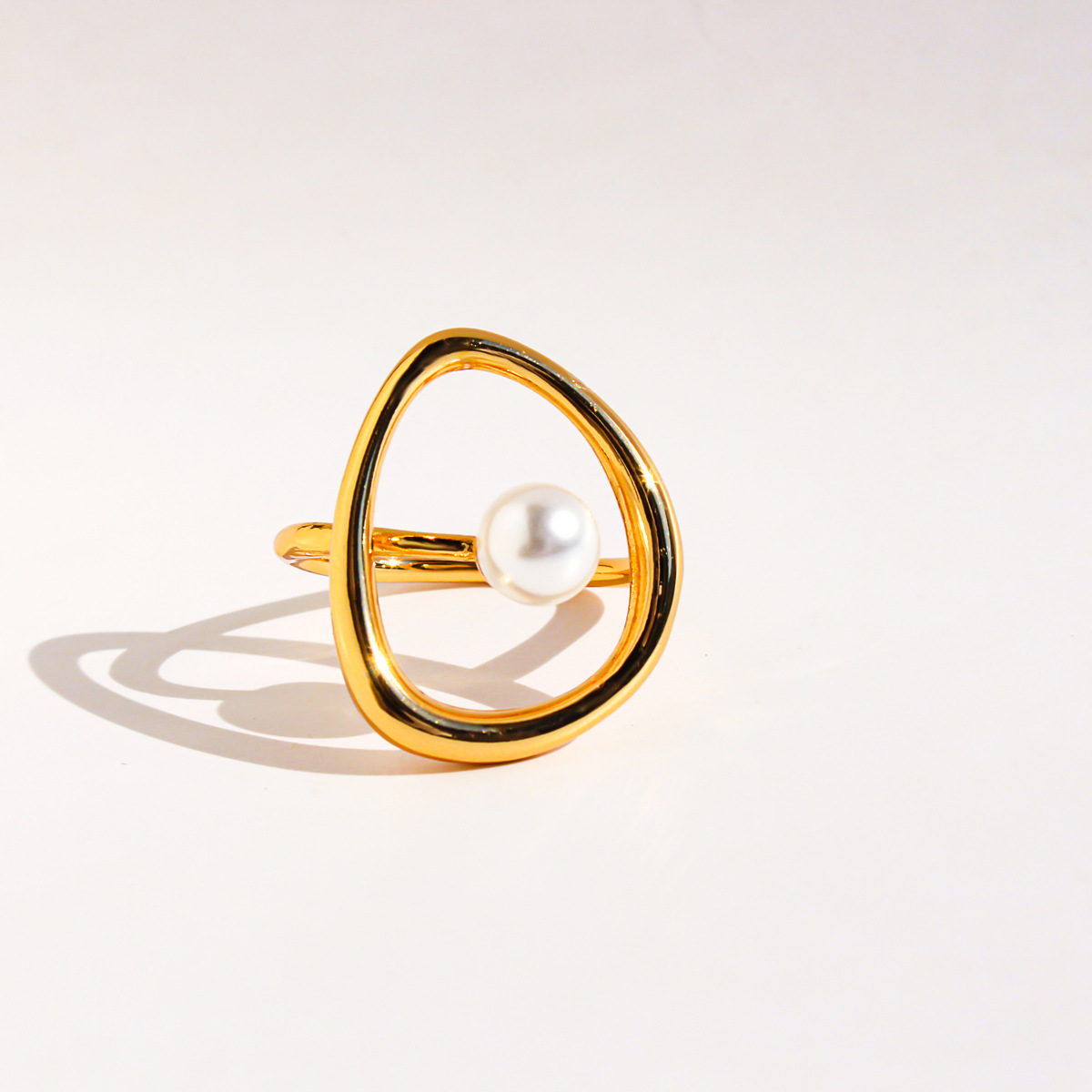Copper Plated with Real Gold, European and American Niche Design Pearl Ring, Trendy Hollowed‑Out Curved Knuckle Ring for Women, Cross‑Border Jewelry 678