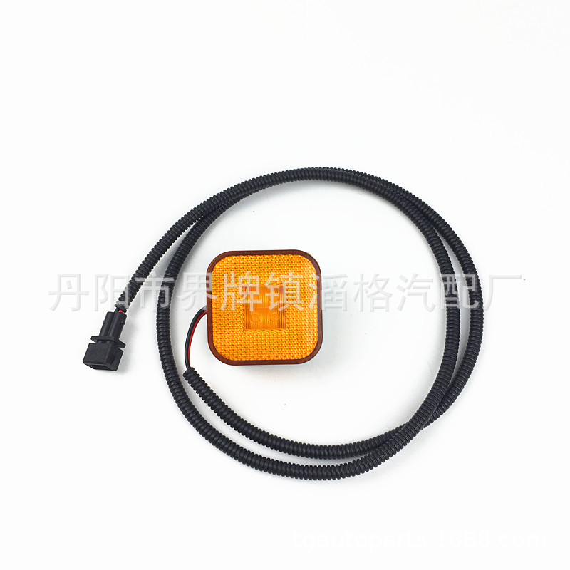 Side light and turn signal accessories suitable for German MAN trucks TGM, TGA, and TGX, part number 81252606097