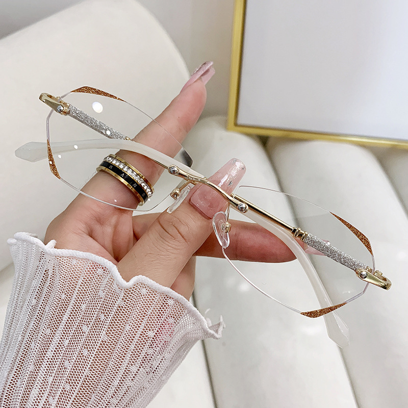 Trendy fashion myopia glasses with cut-edge diamond‑studded design, frameless, elegant women’s style, blue‑light‑blocking, oval shape