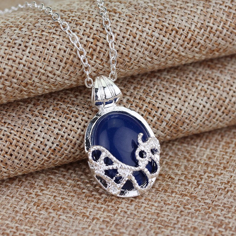 Vampire Diaries Catherine sunscreen and universal necklace for both men and women fashion cat's eye stone accessories