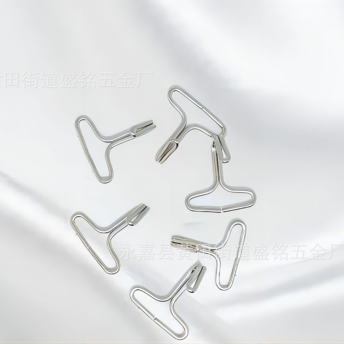 Electroplated car seat cushion hook, triangular metal hook for webbing, heavy-duty pull‑rope hardware hook, sofa tension hook