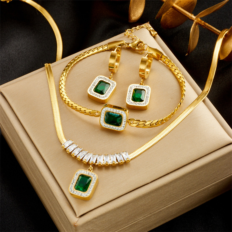 European and American high fashion light luxury grandmother green side candy stone pendant necklace earrings bracelets three sets