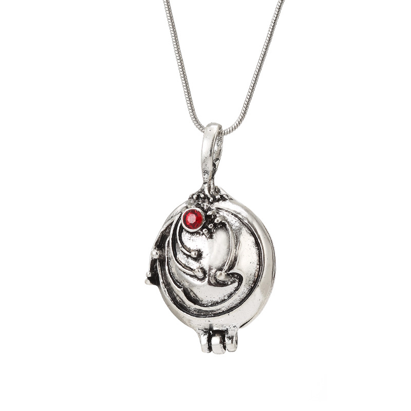 Cross-border whipworm necklace Vampire Diaries lead actress Catherine with sweater necklace direct from the manufacturer
