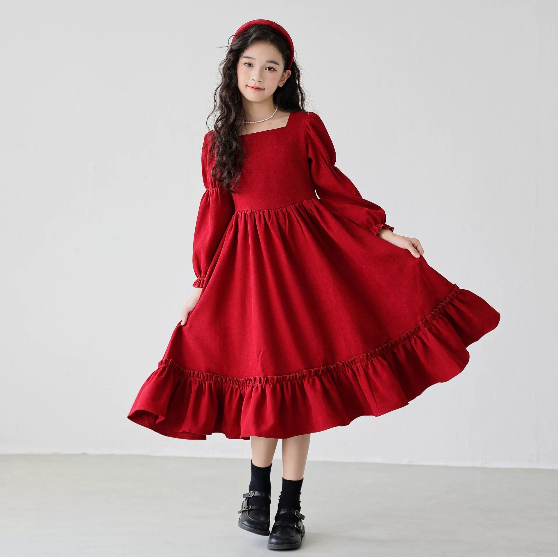 Girls' long sleeve dresses, spring and autumn dresses, new children's princess dress, and girls' red blouse and skirt.