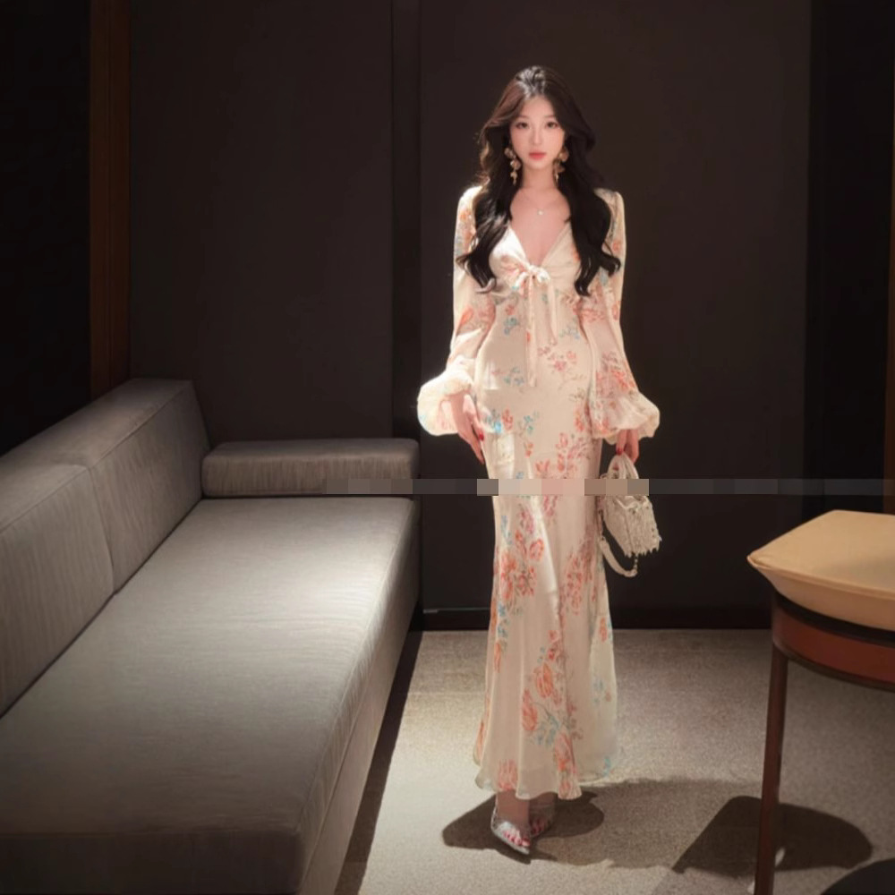 2024 Spring/Autumn thin French style sensuality V-collar printed dress temperament slouch vacation fish tail long skirt