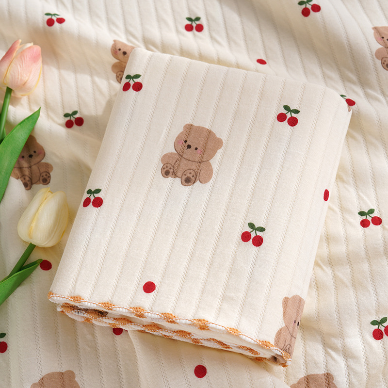 Cotton‑padded single‑knit infant swaddle blanket, breathable spring/autumn style for delivery rooms, ideal for wrapping newborns and babies.