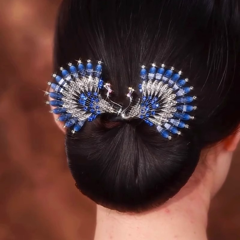 Light luxury water drill feathers twist twisted man discs elegant rear brains testicles head rollers discs retro