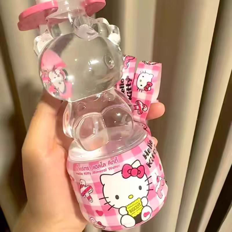 Thailand Hellokitty mineral water pure water strip original hanging rope Katie 711 of the same 300ml