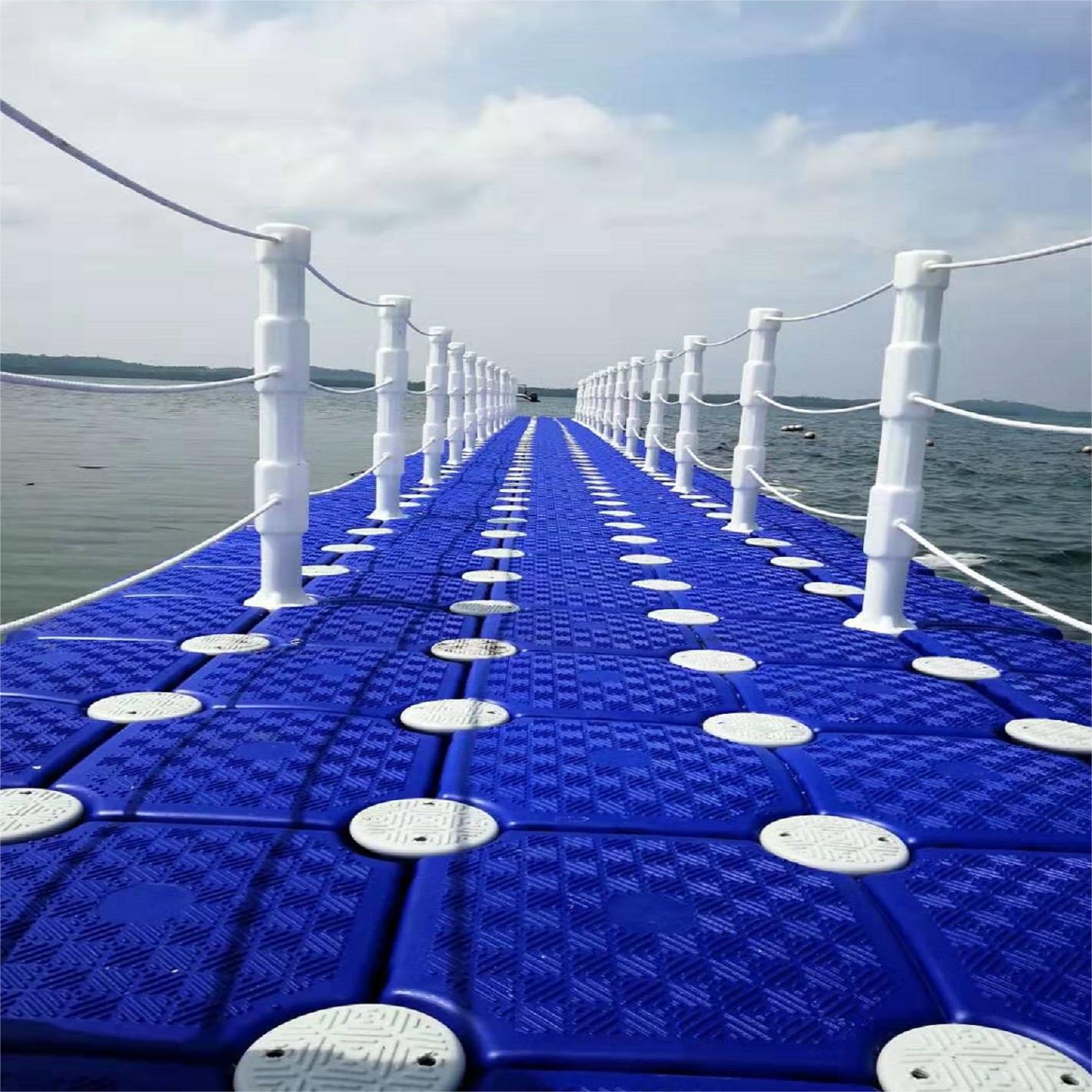 Plastic water floats, large floating pontoons, work platforms available for rent, aquatic platforms, rowing boat docks