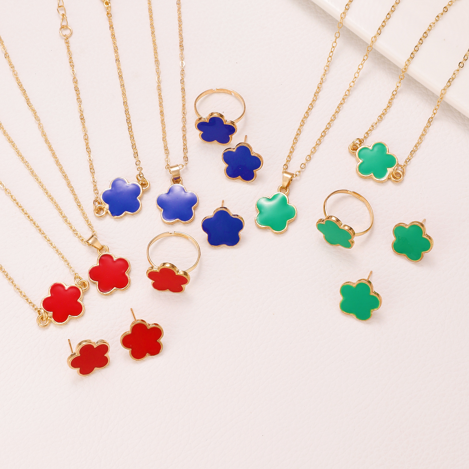 Korean-Style New Five-Leaf Flower Bracelet, Ring, and Stud Earrings 4-Piece Set for Women—Simple Petal Necklace, Four-Leaf Clover Jewelry Set