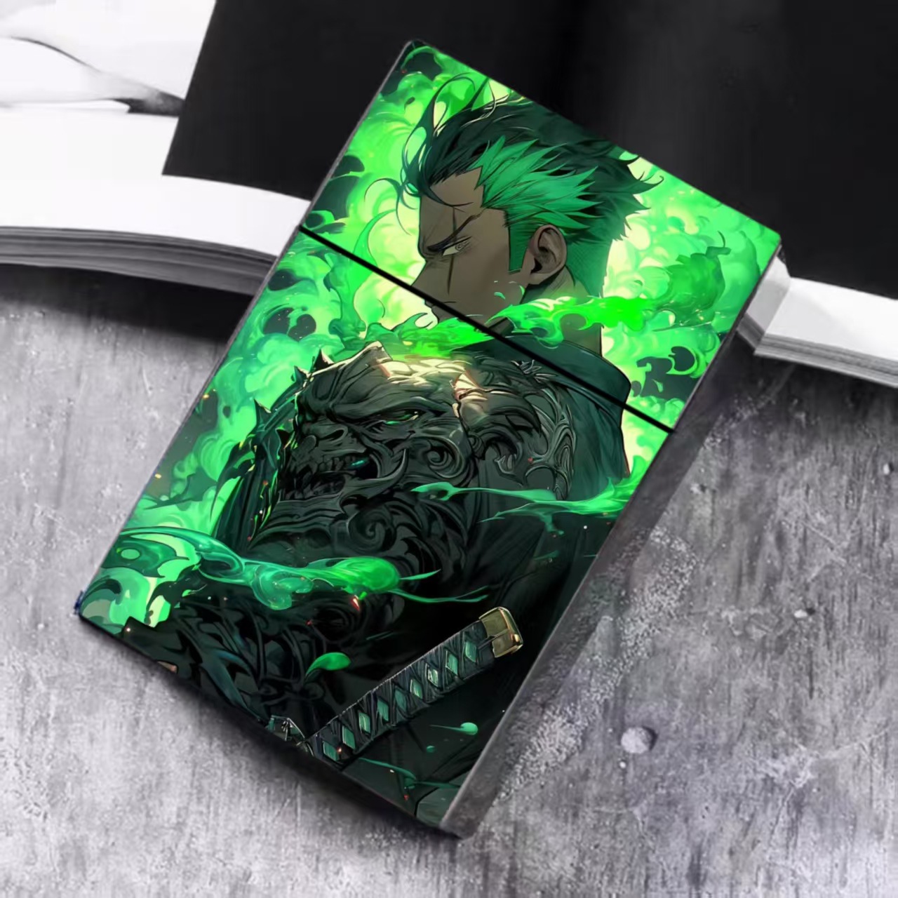 Pirate-themed anime cigarette case, press‑to‑open with 20 thick‑cigarette slots, moisture‑proof and convenient for carrying on the go or when traveling.