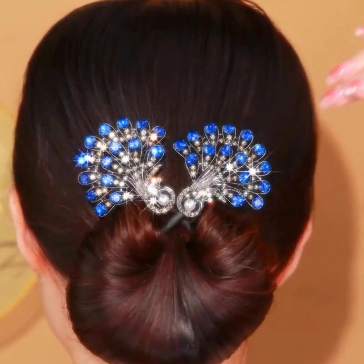 High-end vintage peacock hair bridesmaid back braided flower neck bracelet ball head twist twisted neck headdress