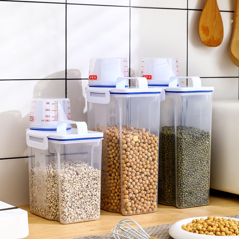 Household rice bucket, whole-grain container, kitchen storage jar—pest‑proof, moisture‑proof, airtight; also serves as a flour bin and a cat/dog food dispenser.