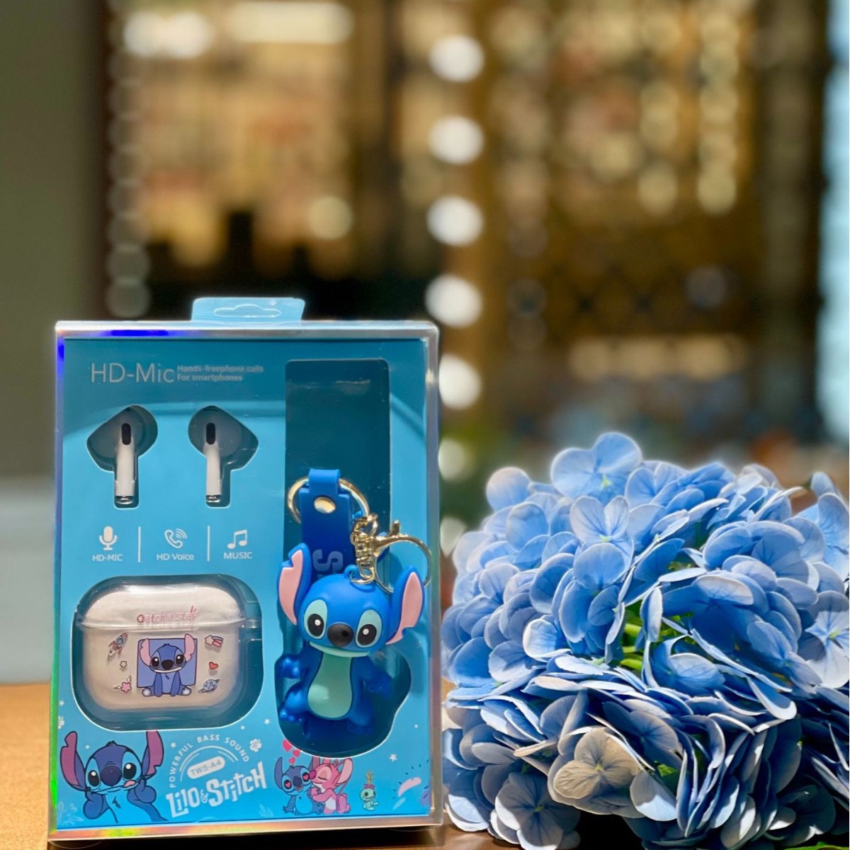 Transboundary foreign trade wireless bluetooth in-ear ultra-long-lasting stereo noise reduction cute cartoon bookcase key chain